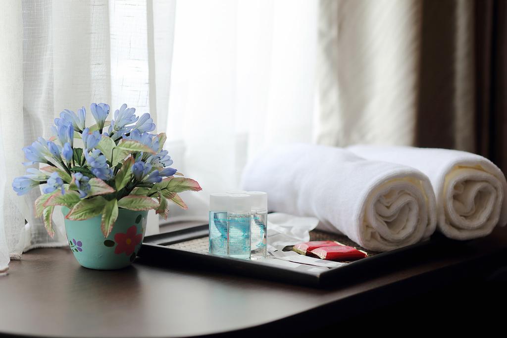 Baan Namtarn Guest House Бангкок Экстерьер фото