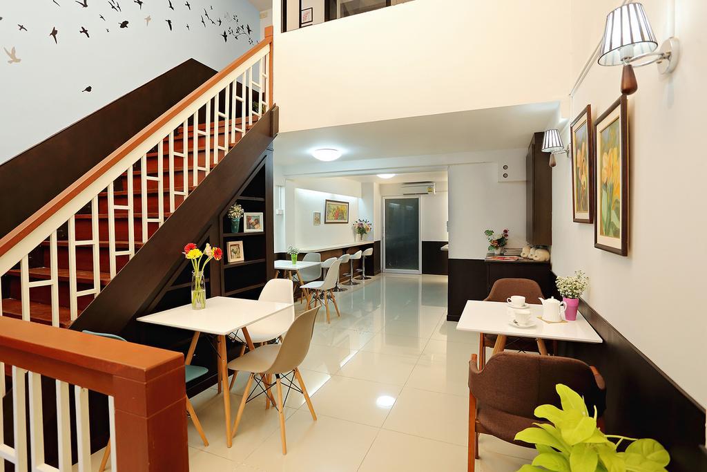 Baan Namtarn Guest House Бангкок Экстерьер фото